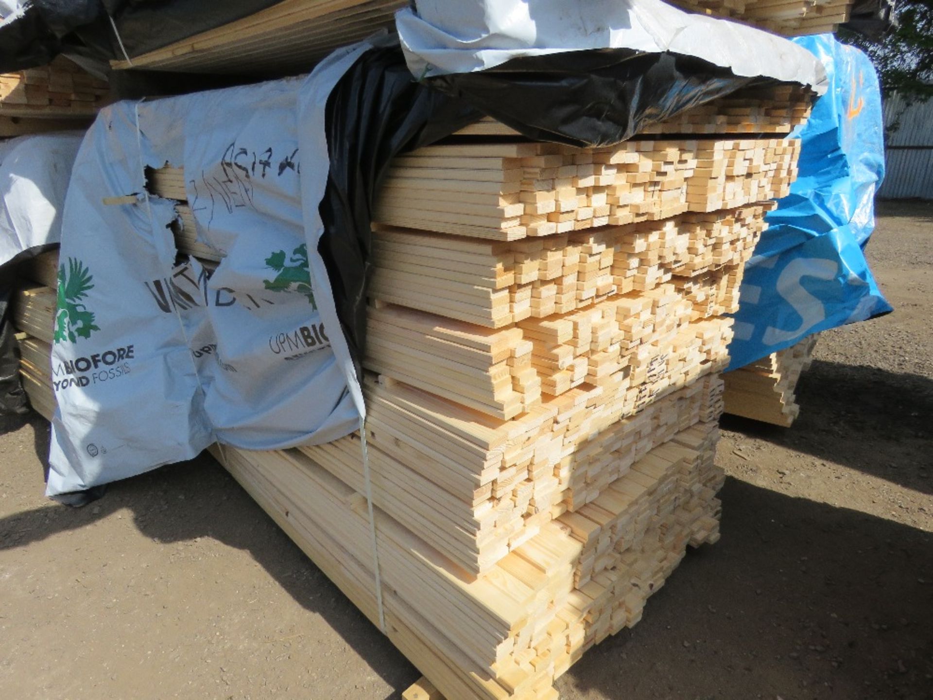 EXTRA LARGE PACK OF VENETIAN PALE / TRELLIS TIMBER SLATS, UNTREATED: 1.73M LENGTH X 45MM X 17MM APPR