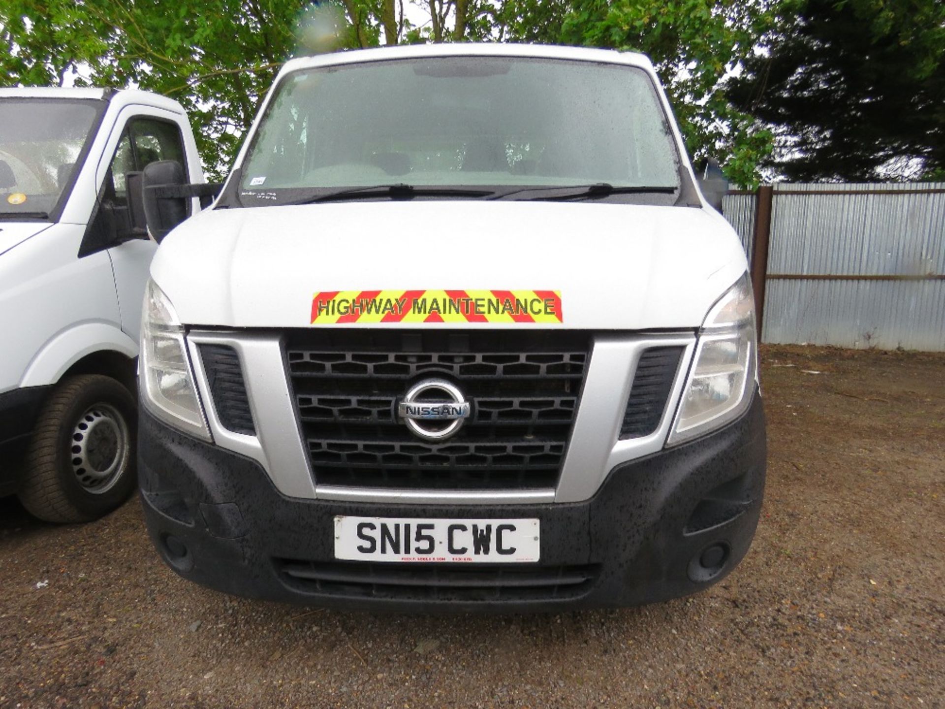 NISSAN NV400 DROP SIDE TRUCK REG:SN15 CWC WITH V5. 14FT LENGTH BODY APPROX. MOT UNTIL 11.09.23. NB: - Image 3 of 9