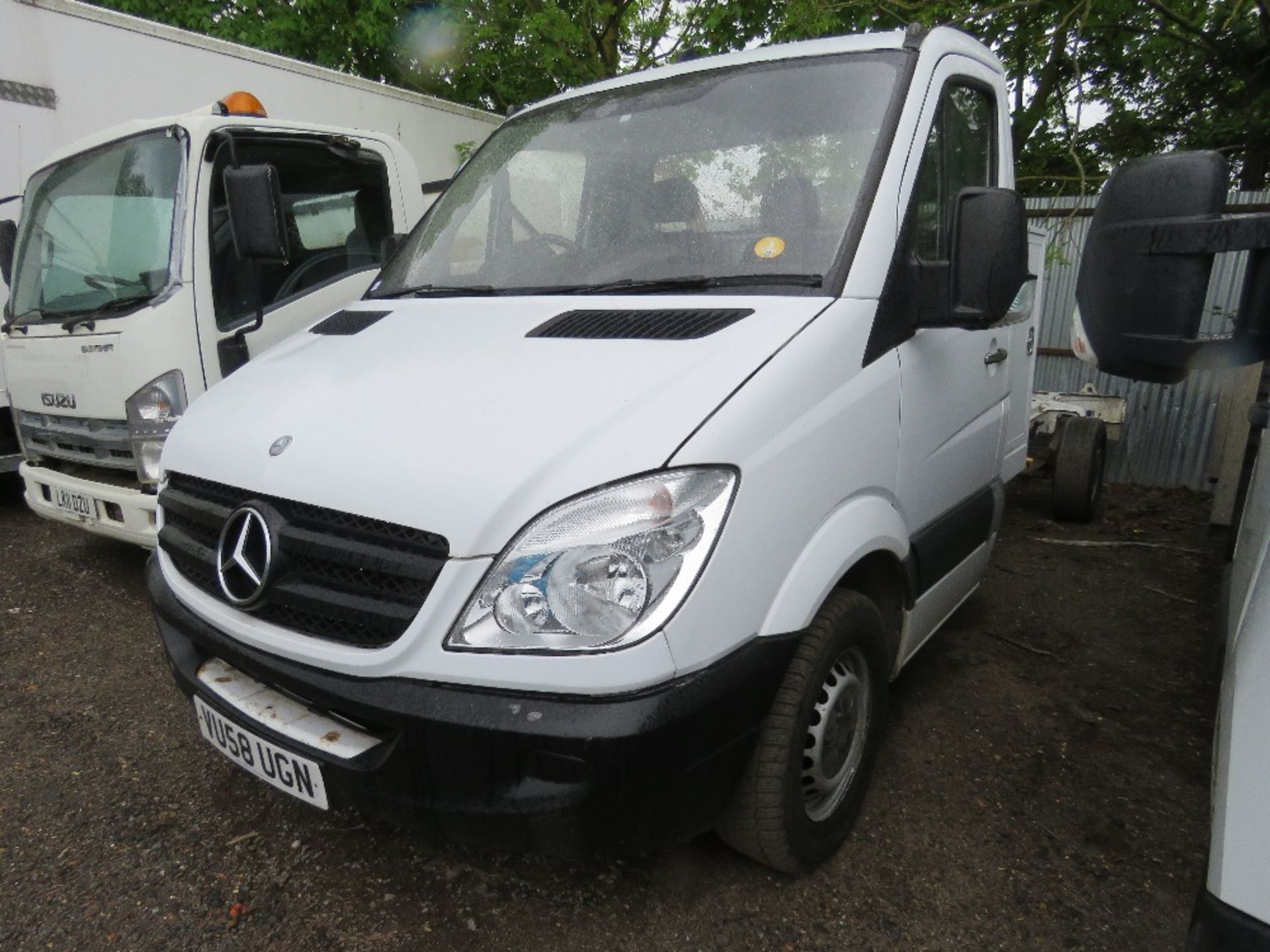 MERCEDES SPRINTER CHASSIS CAB 3500KG TRUCK REG:VU58 UGN. 13FT LENGTH CHASSIS/BODY AREA APPROX. 415,9 - Image 3 of 9