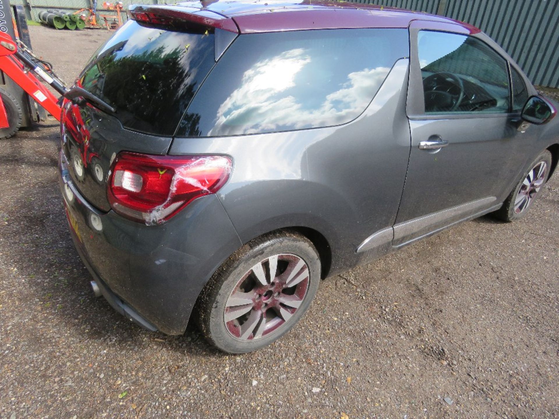 CITROEN DS3 PETROL AUTOMATIC HATCHBACK CAR REG: YP12 KVH. WITH V5, MOT UNTIL JANUARY 2024. 130,520 - Image 8 of 13