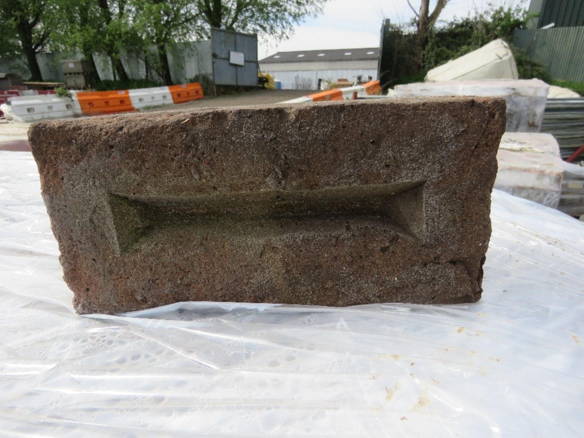 3 X PACKS OF RUSHINGTON ANTIQUE (DALI) BRICKS, CODE T33. BELIEVED TO BE 730NO IN EACH PACK. THIS - Image 9 of 17
