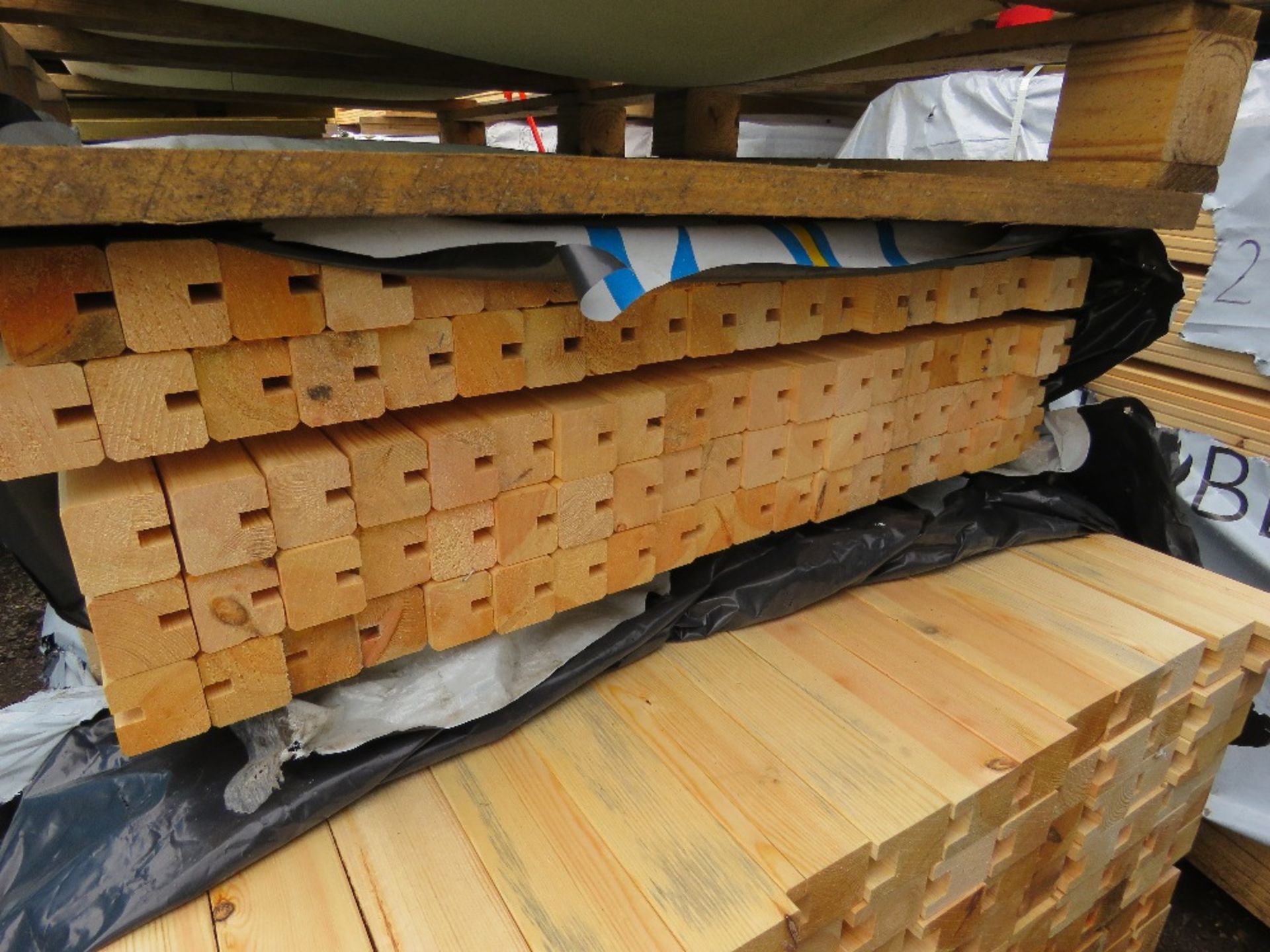 LARGE PACK OF GROOVED TIMBER FENCE PANEL SIDE RAILS, UNTREATED, 1.83M LENGTH X 70MM X 50MM APPROX. - Image 4 of 5