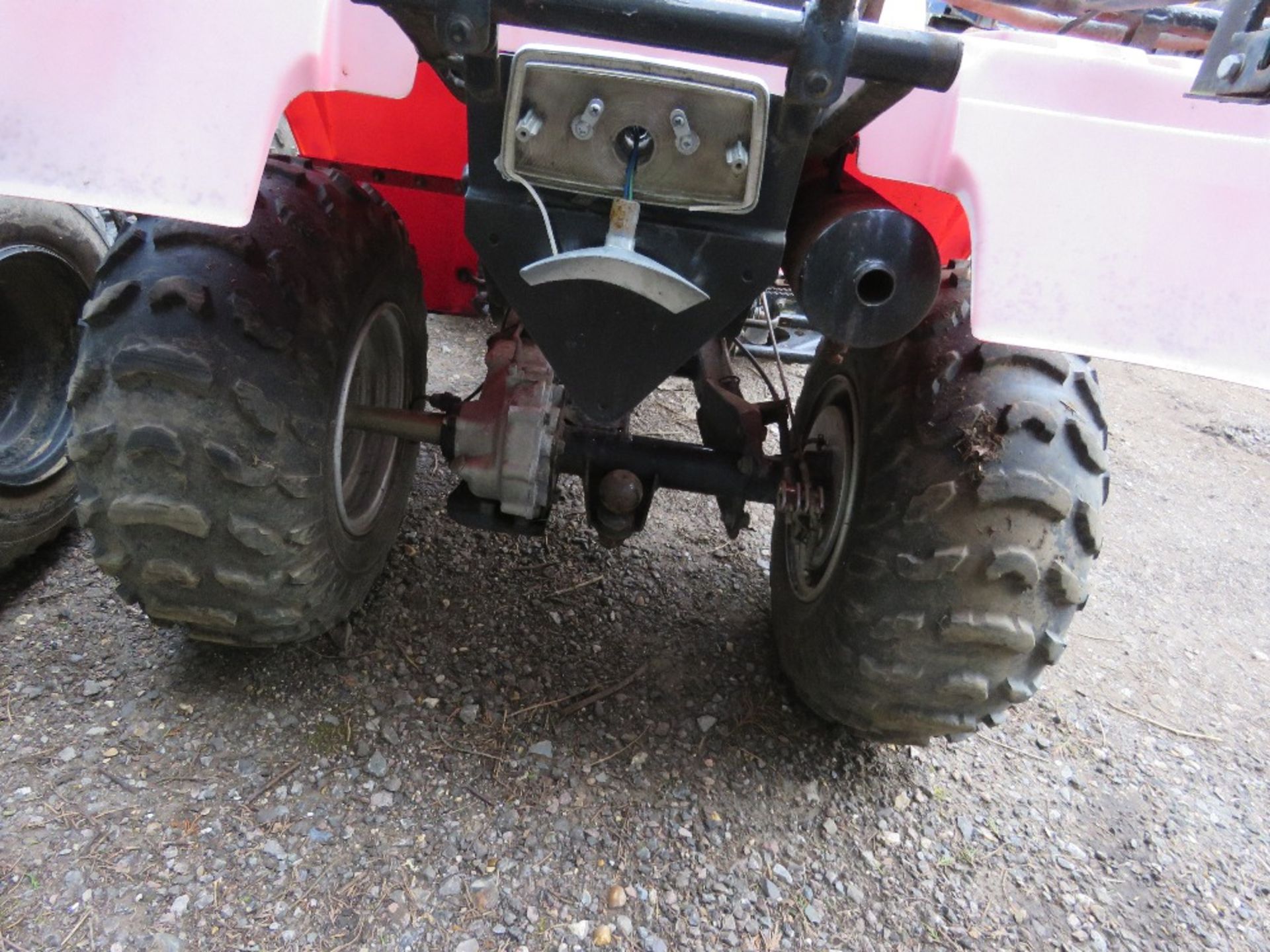 JIANSHE 2WD PETROL ENGINED QUAD BIKE, CONDITION UNKNOWN, SOLD AS NON RUNNER. - Image 5 of 7