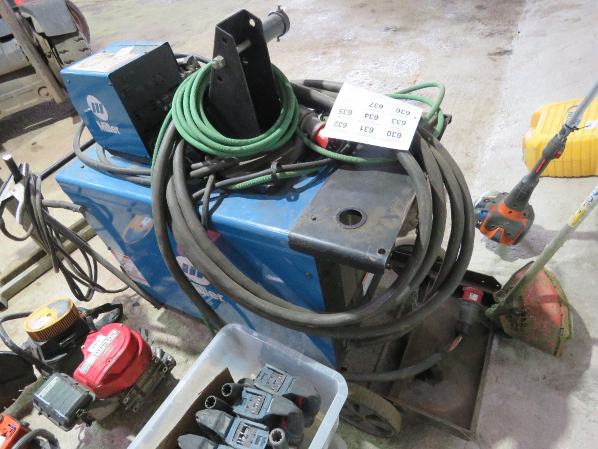 MILLER WELDER WITH WIRE FEED - Image 3 of 9