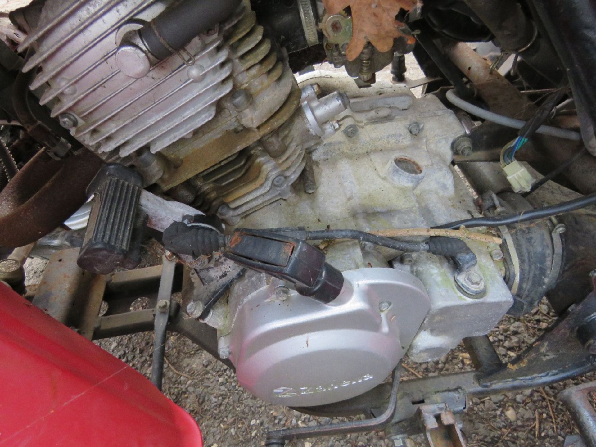 JIANSHE 2WD PETROL ENGINED QUAD BIKE, CONDITION UNKNOWN, SOLD AS NON RUNNER. - Image 7 of 7