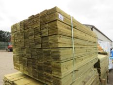 LARGE PACK OF PRESSURE TREATED FEATHER EDGE FENCE CLADDING TIMBER BOARDS: 1.65M LENGTH X 100MM WIDTH
