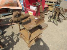 METAL WORKSHOP TABLE WITH VICE AND CLAMP. THIS LOT IS SOLD UNDER THE AUCTIONEERS MARGIN SCHEME, T