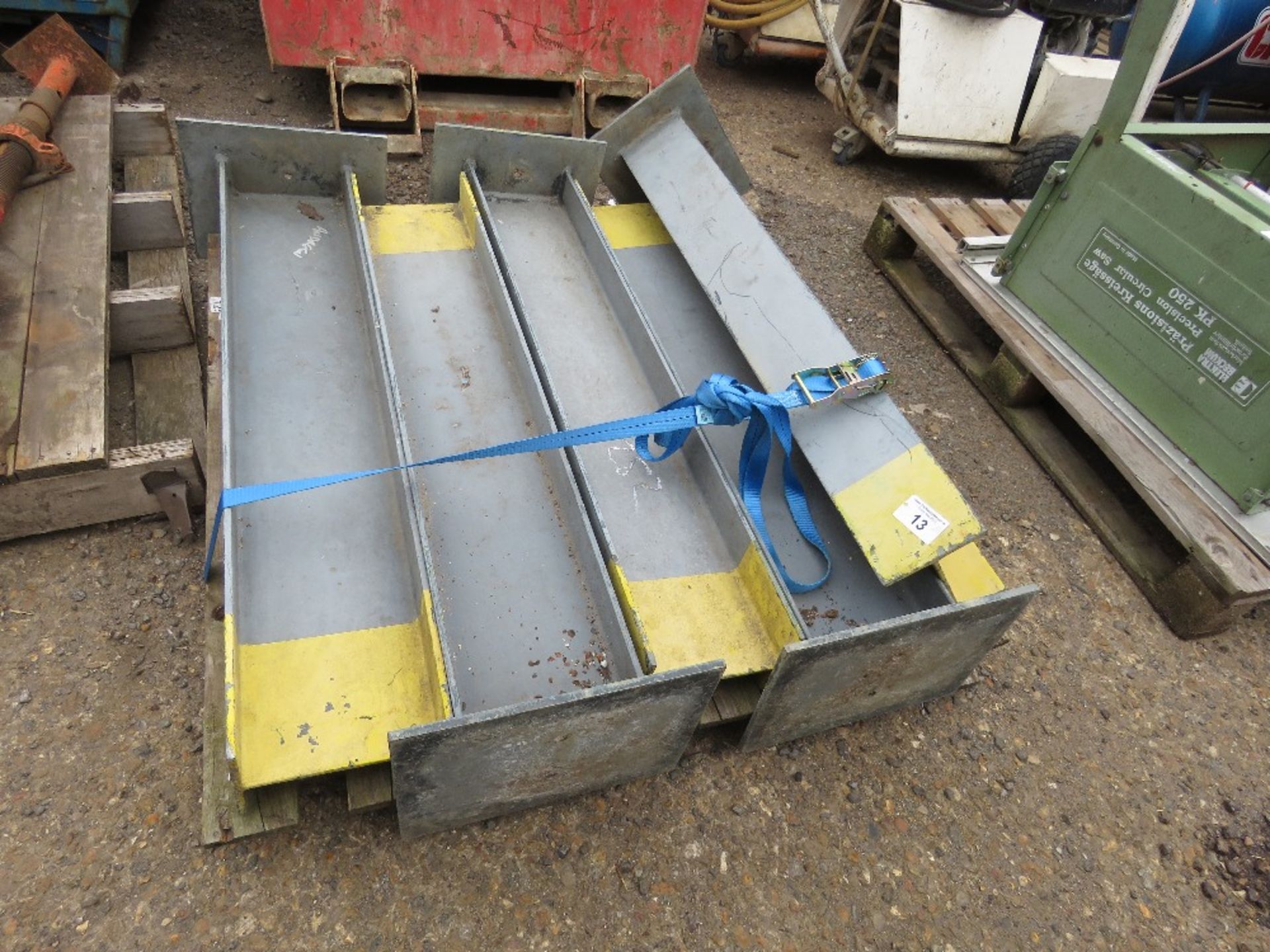 5NO HEAVY DUTY GALVANISED STEEL BOLT DOWN POSTS, 1.1M HEIGHT APPROX.