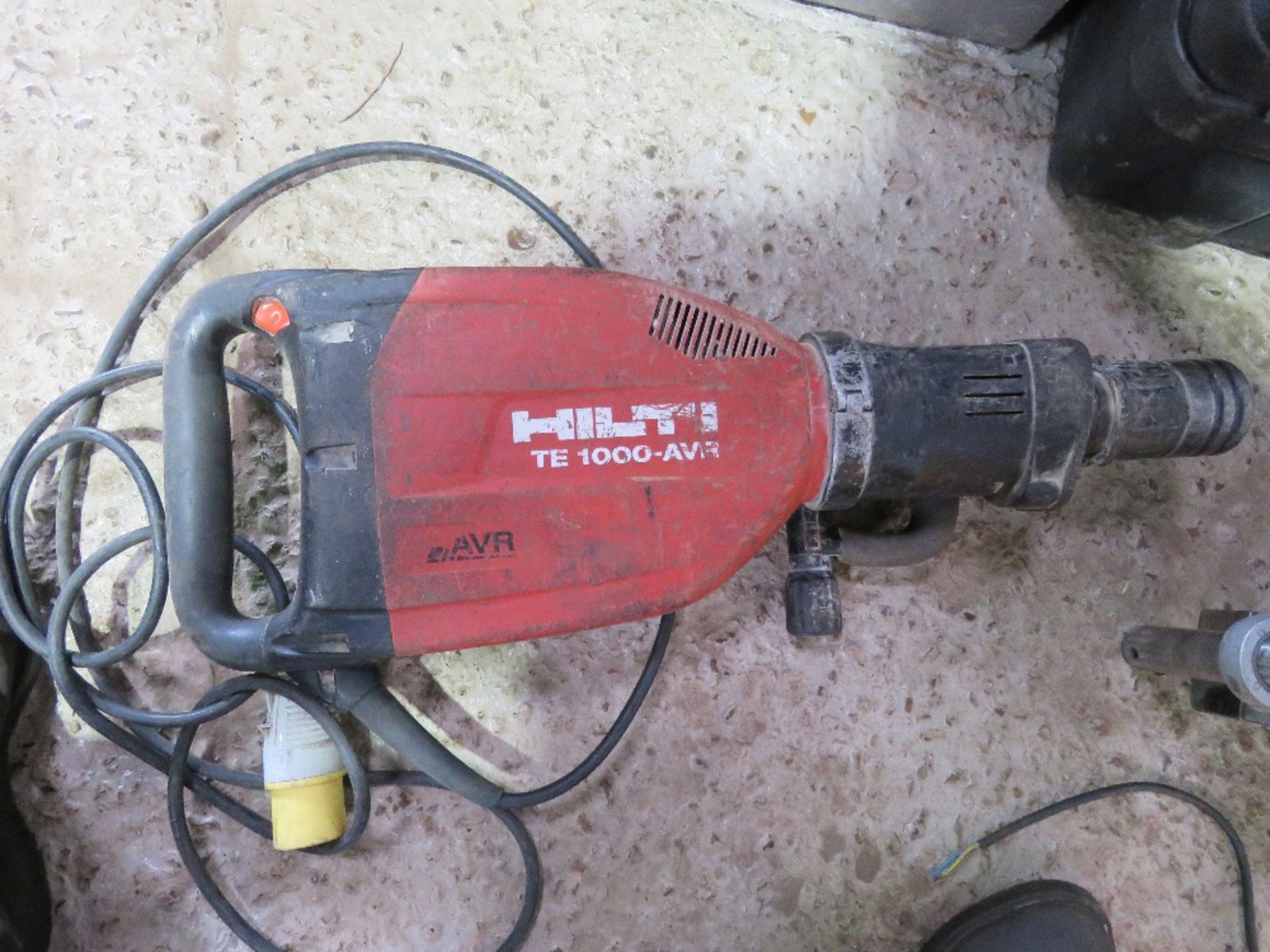 HILTI TE1000AVR HEAVY DUTY BREAKER DRILL, 110VOLT POWERED, CONDITION UNKNOWN, MAY BE INCOMPLETE/NEED