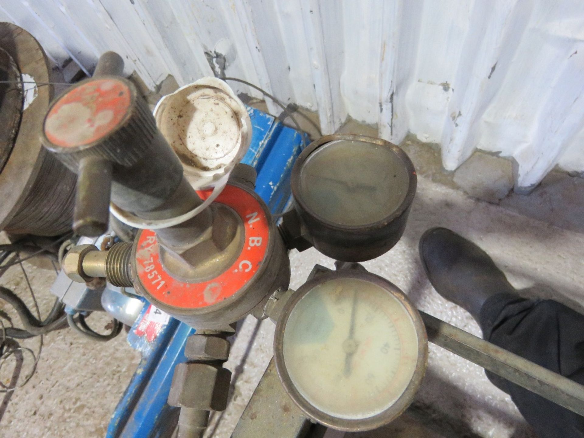 HEAVY DUTY WELDER, 240VOLT POWERED. THIS LOT IS SOLD UNDER THE AUCTIONEERS MARGIN SCHEME, THEREFO - Image 8 of 9