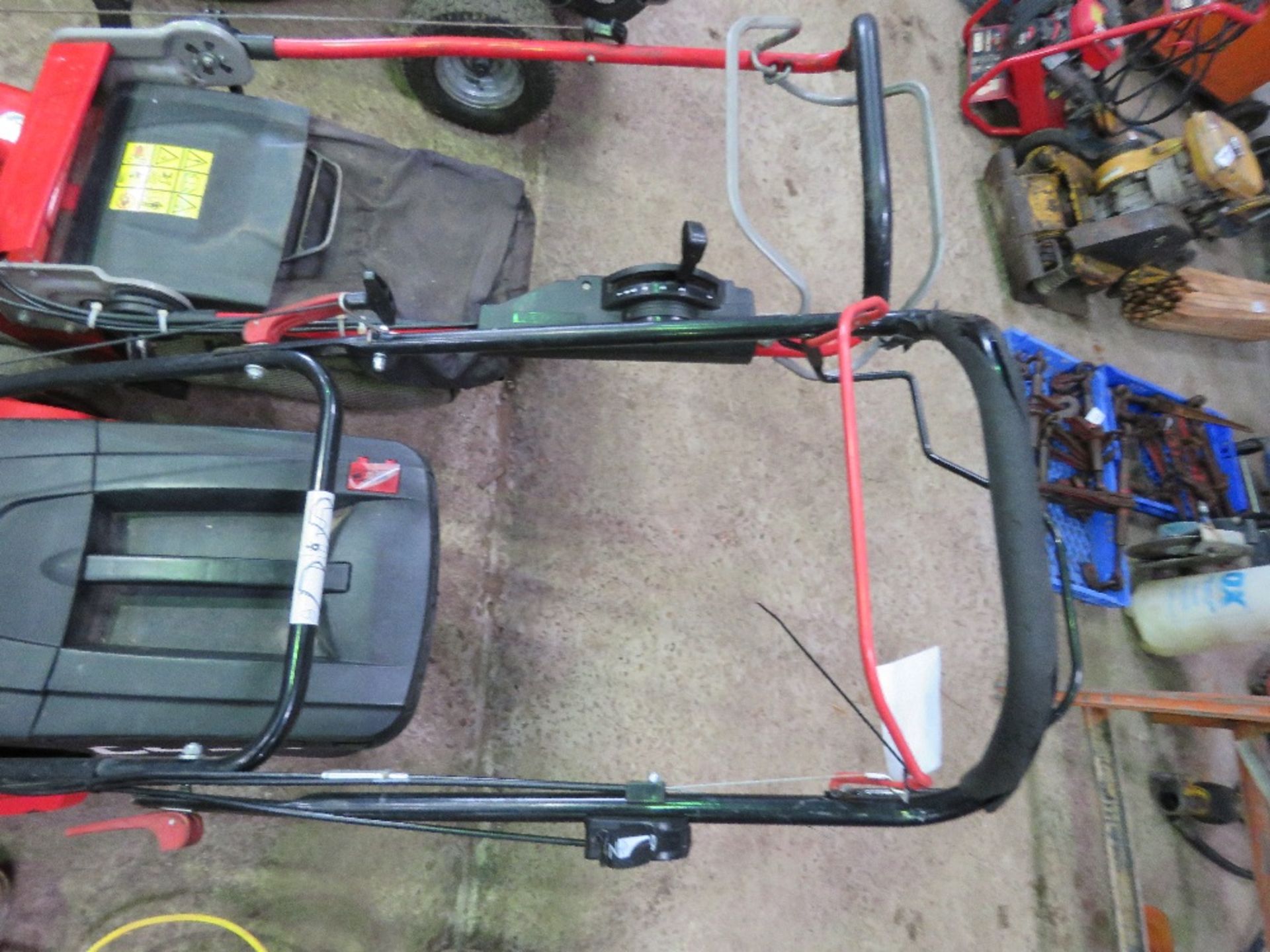 COBRA PETROL ENGINED ROLLER MOWER WITH COLLECTOR. WHEN TESTED WAS SEEN TO RUN AND DRIVE. THIS LOT - Image 3 of 3