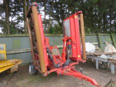 TRIMAX 728-610-400 BATWING TYPE ROLLER MOWER, YEAR 2017. PEGASUS S3 HEADS. NB: REQUIRES REPAIR TO CH