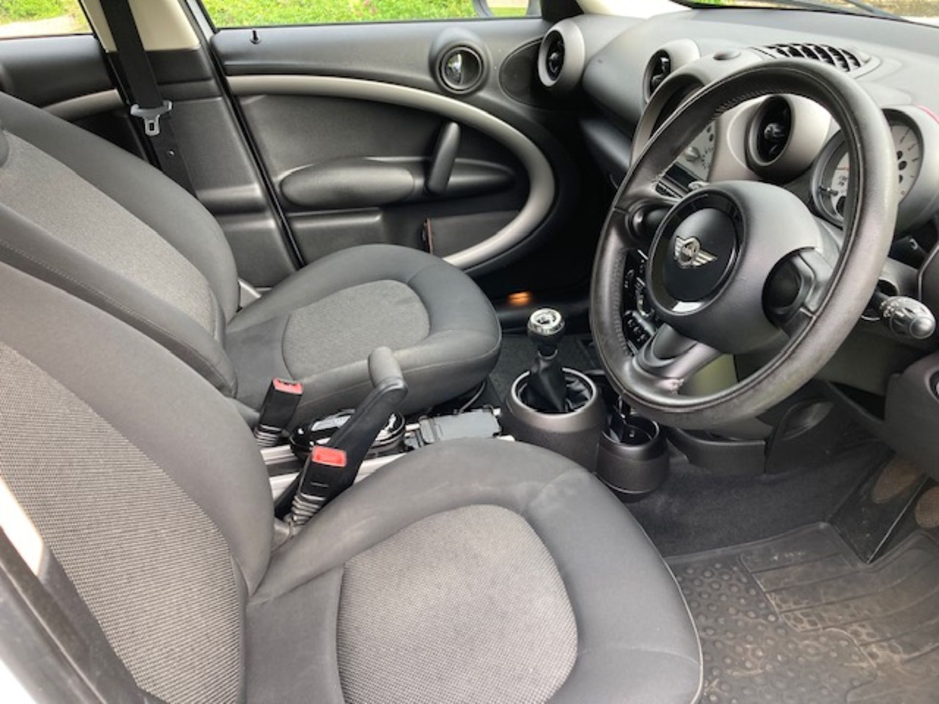 Mini 1.6 petrol Cooper manual Countryman car, Year 2012, 54,391 miles EXECUTOR SALE - Image 7 of 12