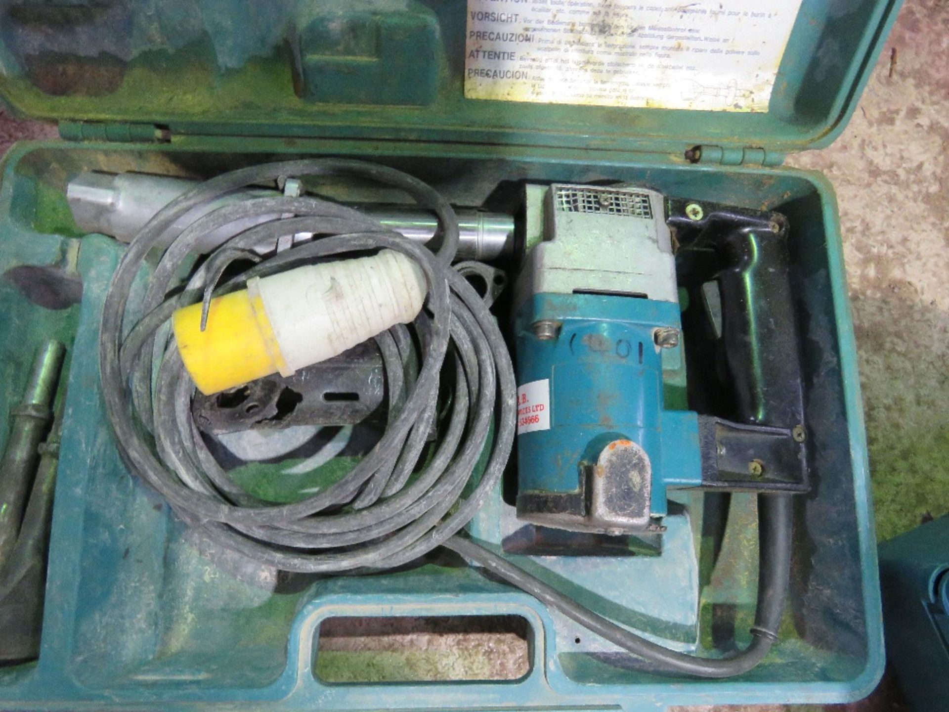 4 X POWER TOOLS, MAY BE INCOMPLETE: GRINDER PLUS 3NO DRILLS. - Image 8 of 9