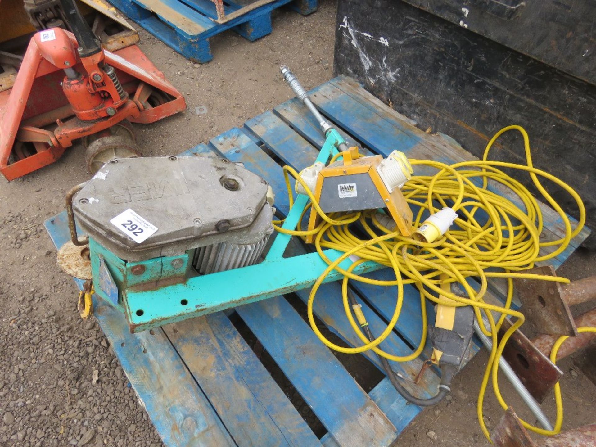 IMER SCAFFOLD HOIST UNIT WITH 110VOLT JUNCTION BOX AND EXTENSION LEAD , SOURCED FROM DEPOT CLOSURE.