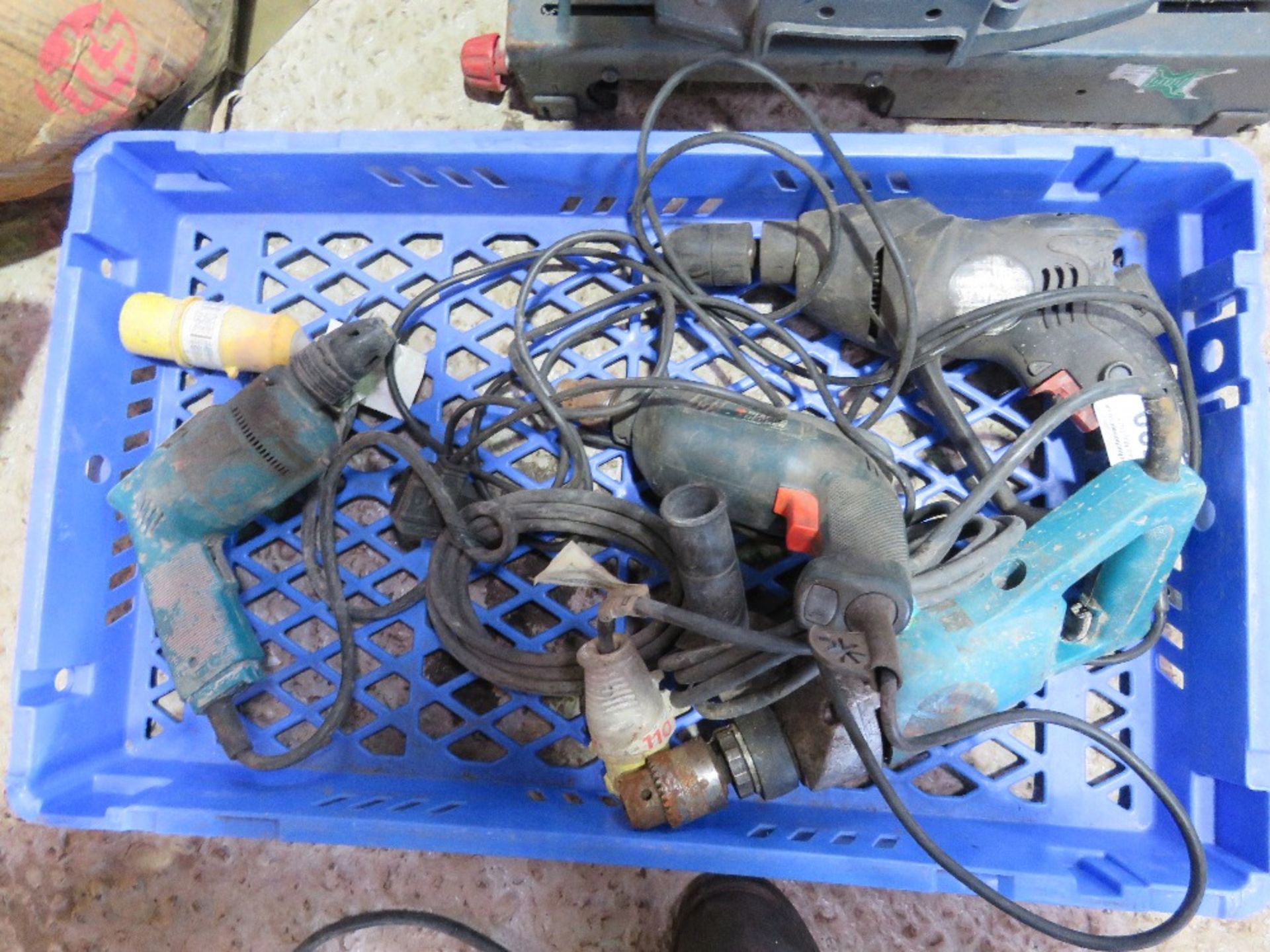 4NO ASSORTED POWER TOOLS PLUS A VACUUM CLEANER. - Image 5 of 6