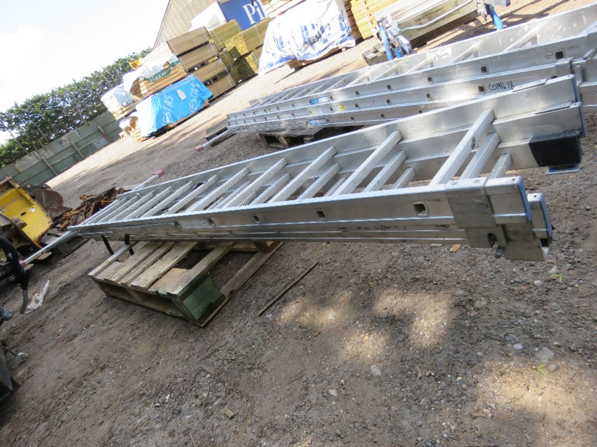 ALUMINIUM 3 STAGE LADDER, 10FT CLOSED LENGTH APPROX. - Image 3 of 3