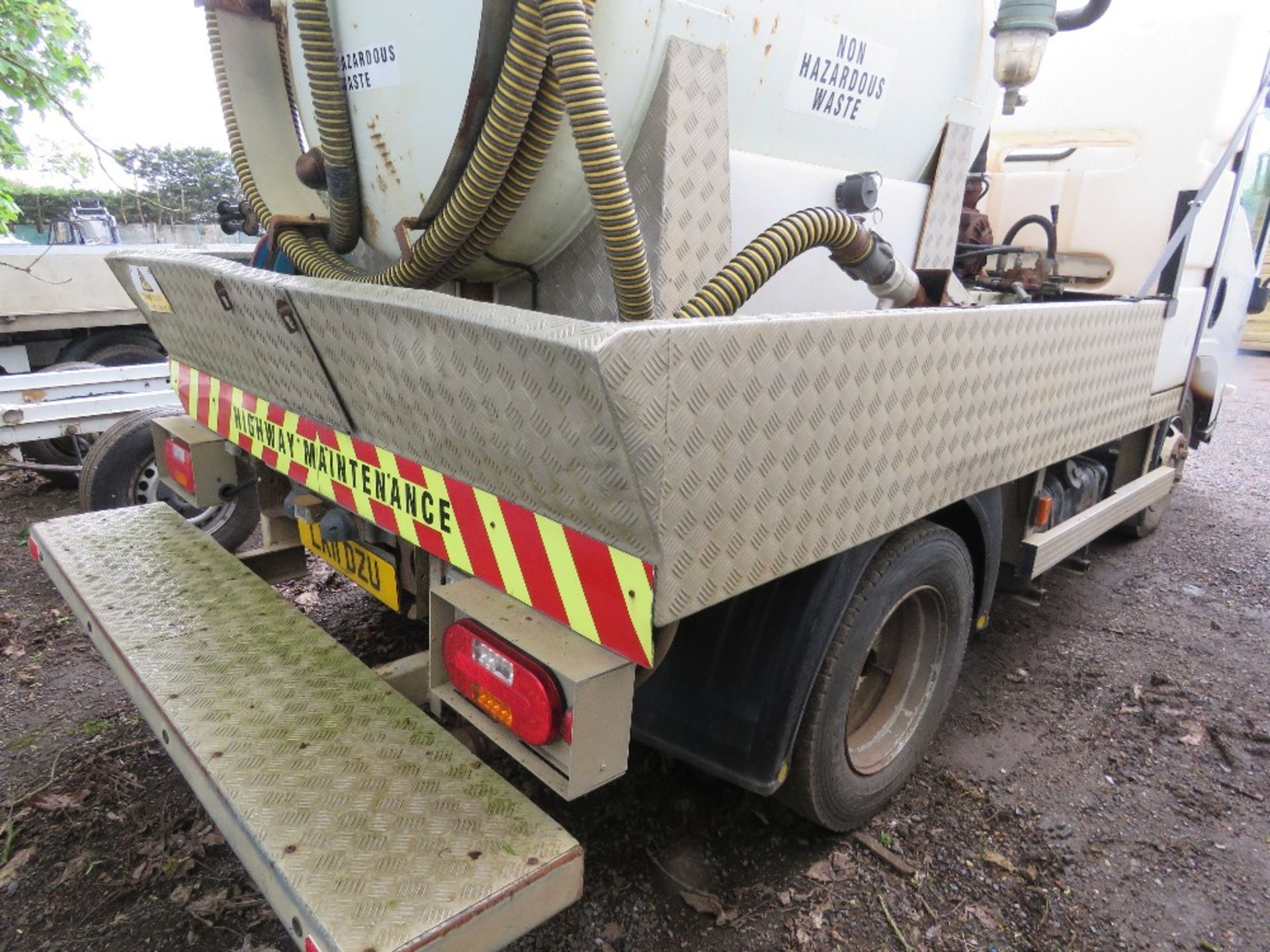 ISUZU FORWARD EASYSHIFT N75.190 TOILET TANKER TRUCK REG: LK11DZU WITH V5. TESTED UNTIL 31.03.23. 186 - Image 7 of 10