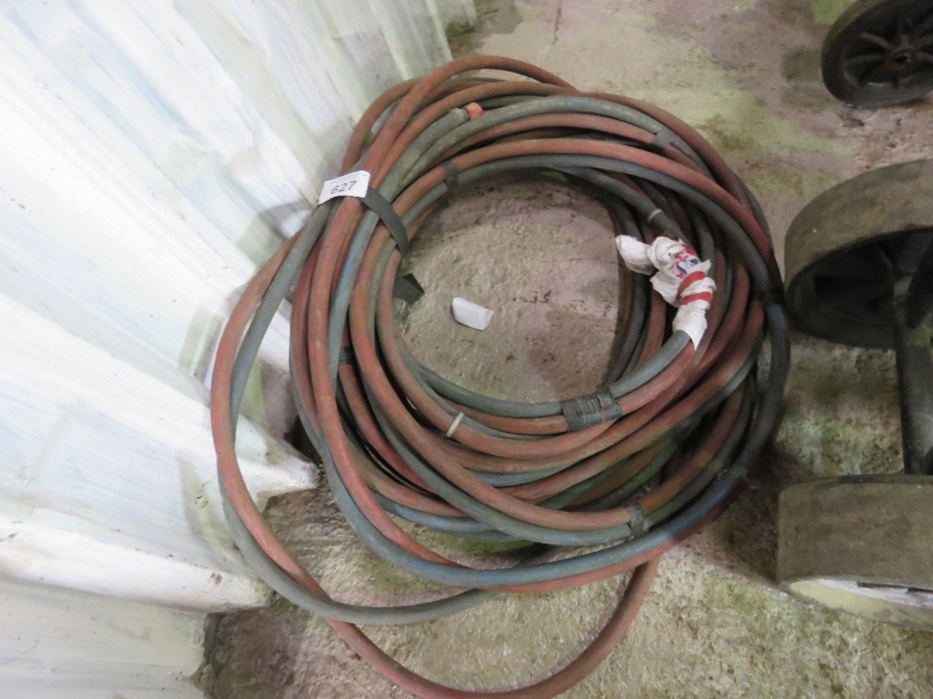 GAS CUTTING HOSES. THIS LOT IS SOLD UNDER THE AUCTIONEERS MARGIN SCHEME, THEREFORE NO VAT WILL BE C - Image 3 of 3