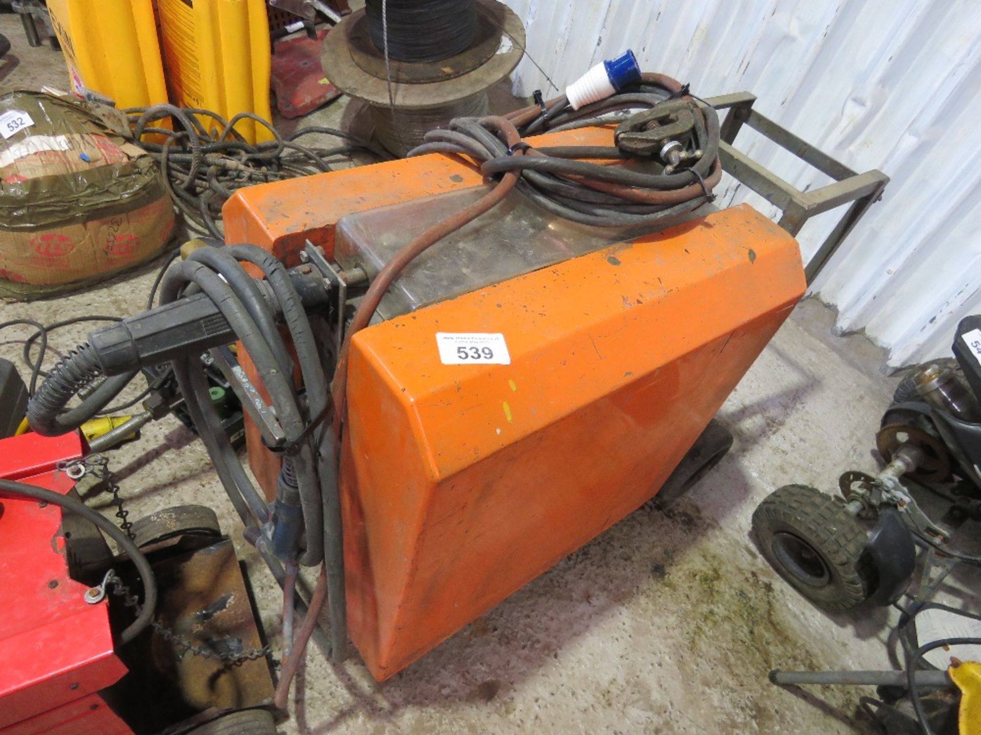 HEAVY DUTY WELDER, 240VOLT POWERED. THIS LOT IS SOLD UNDER THE AUCTIONEERS MARGIN SCHEME, THEREFO