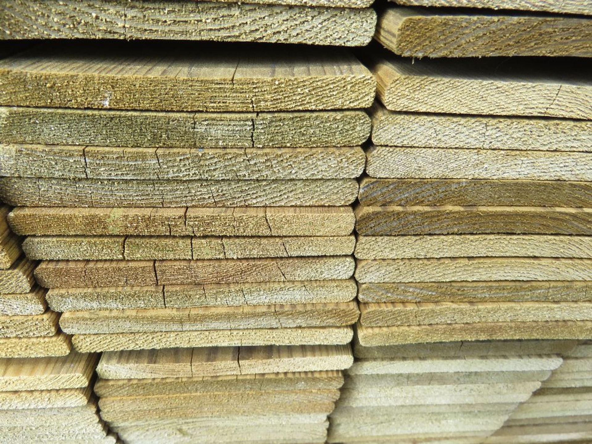 2 X PACKS OF TREATED HIT AND MISS TIMBER FENCE CLADDING BOARDS: 1.14M LENGTH X 100MM WIDTH APPROX. - Image 3 of 3