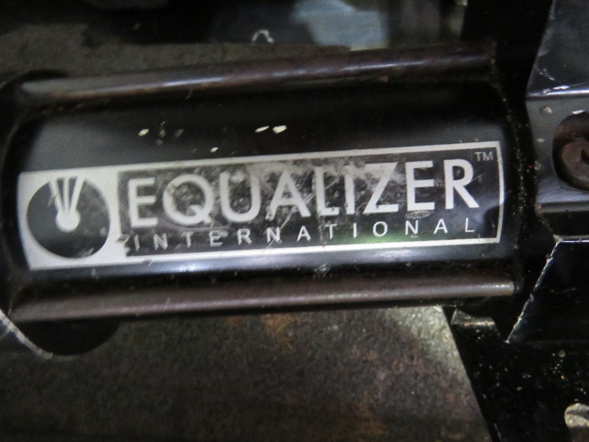 EQUALIZER PRESSURE PUMP UNIT IN A CASE. - Image 3 of 5