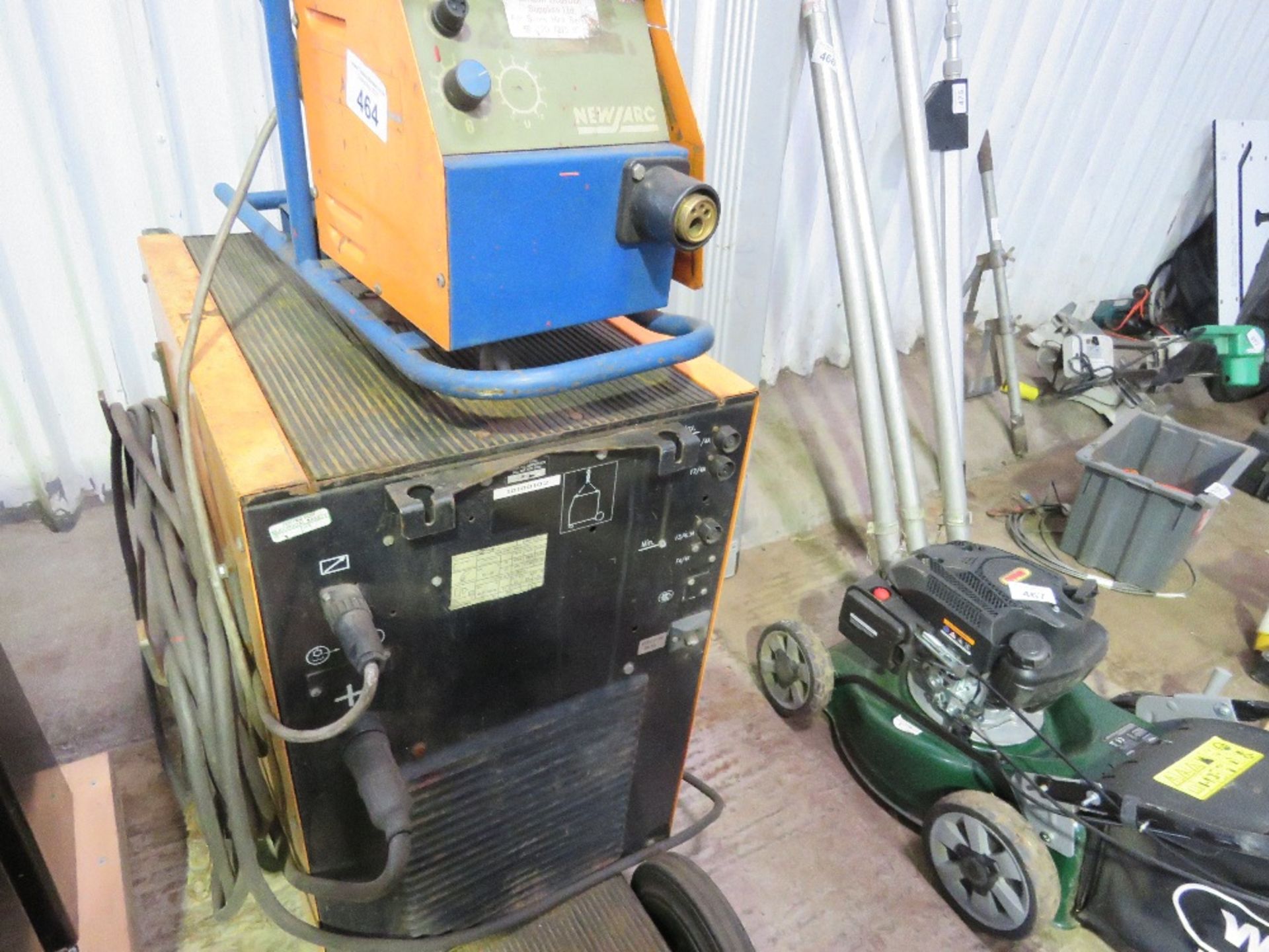 NEWARC MIG WELDER WITH WIRE FEED HEAD. - Image 5 of 6