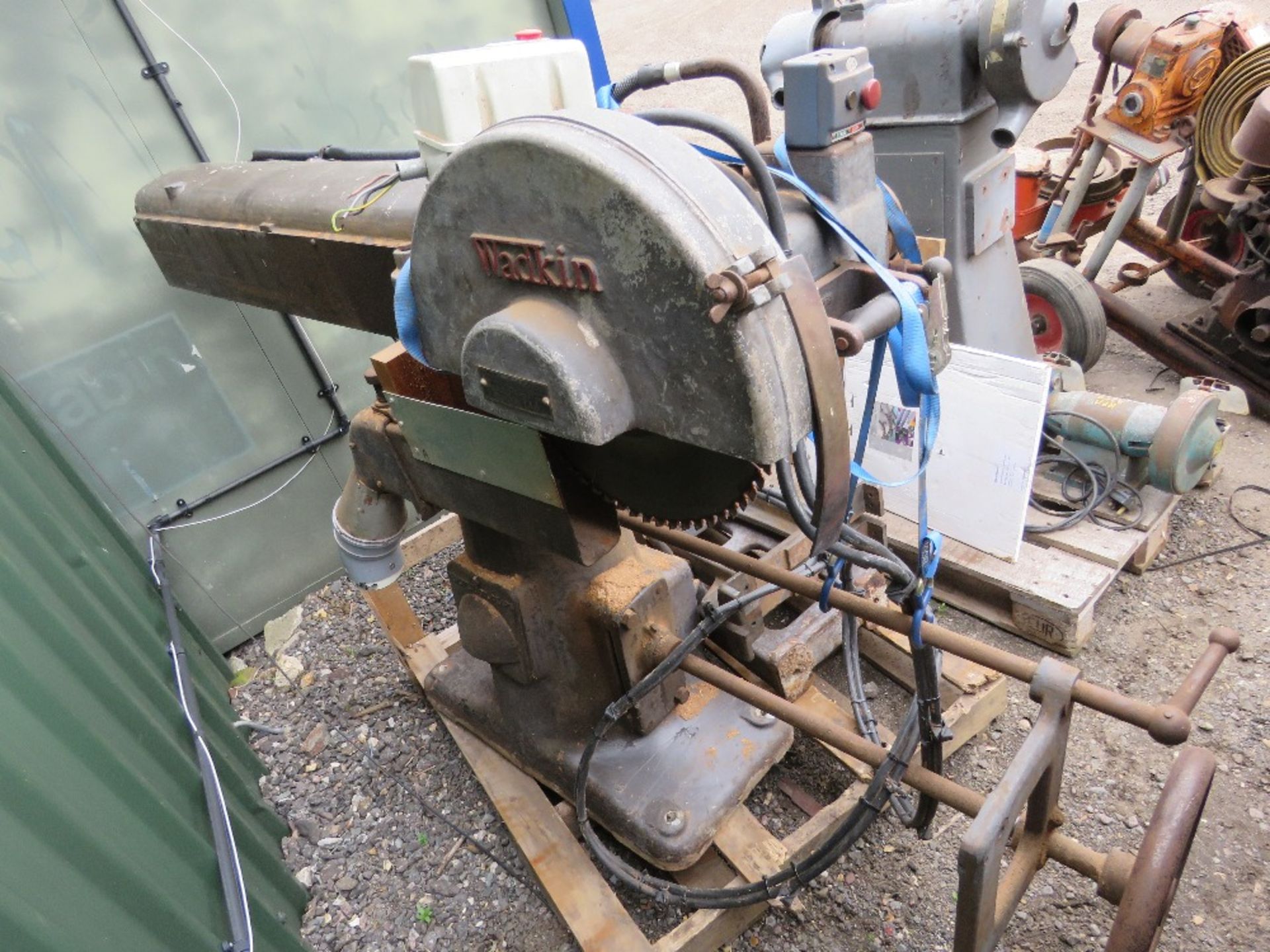 LARGE 3 PHASE POWERED SLIDING HEAD CROSS CUT SAWBENCH WITH SPARE BLADES. SOURCED FROM DEPOT CLOSURE. - Image 4 of 10