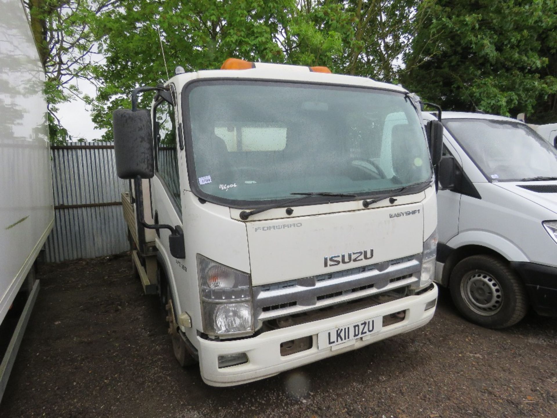 ISUZU FORWARD EASYSHIFT N75.190 TOILET TANKER TRUCK REG: LK11DZU WITH V5. TESTED UNTIL 31.03.23. 186 - Image 2 of 10