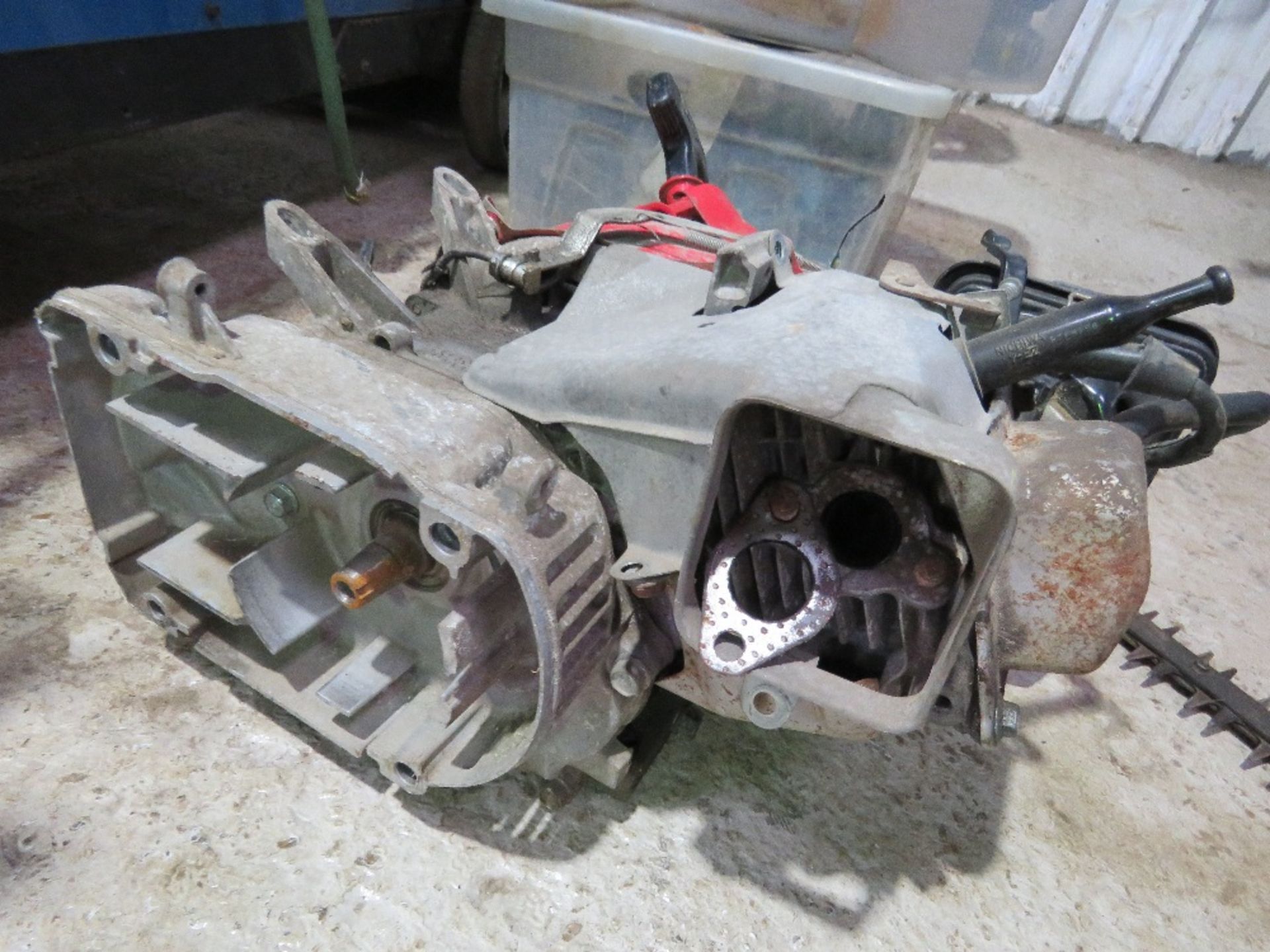 HONDA PETROL ENGINE. THIS LOT IS SOLD UNDER THE AUCTIONEERS MARGIN SCHEME, THEREFORE NO VAT WILL - Image 4 of 4