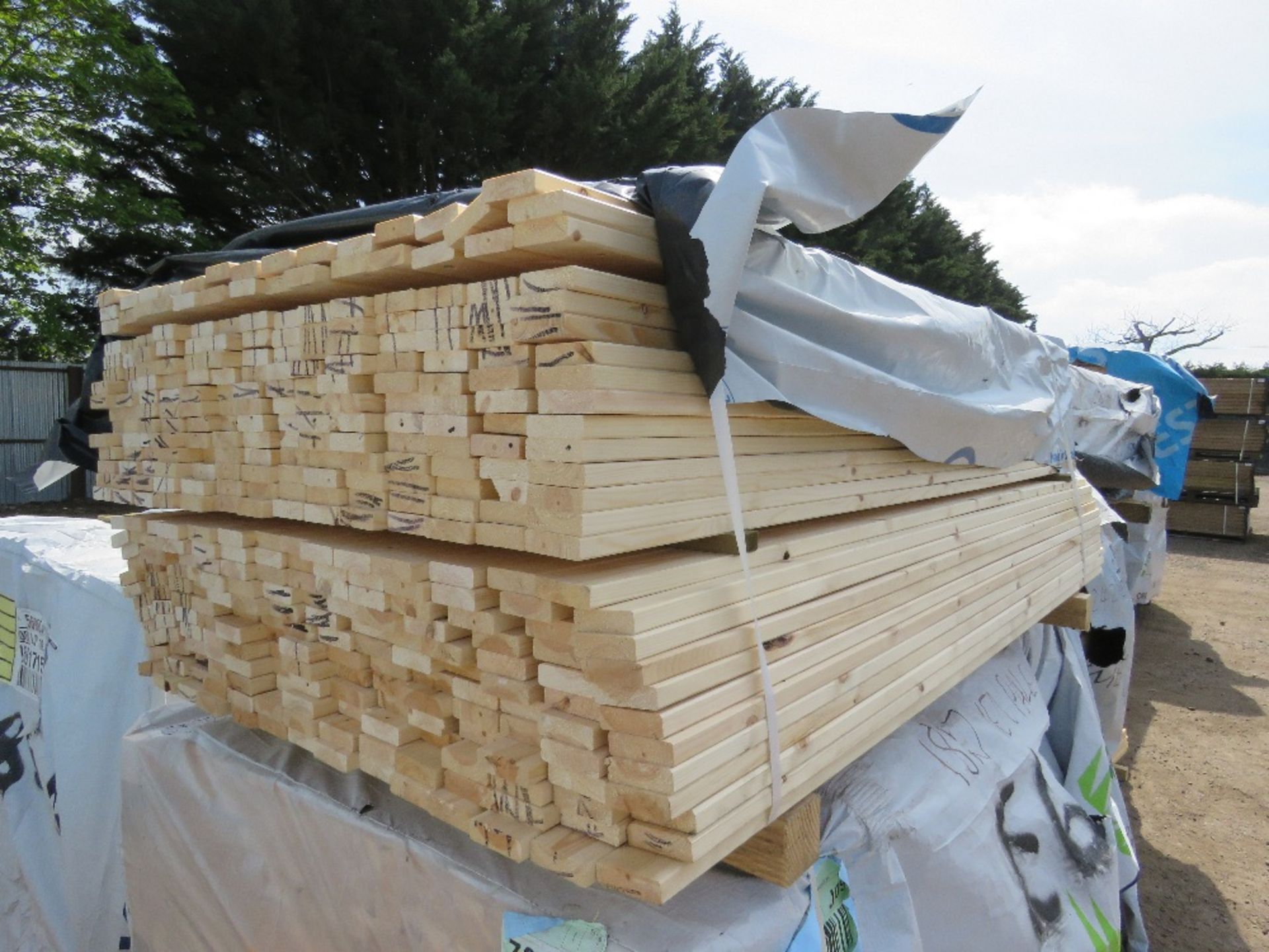 PACK OF UNTREATED TIMBER SLATS / BOARDS: 1.83M LENGTH X 70MM X 20MM APPROX.