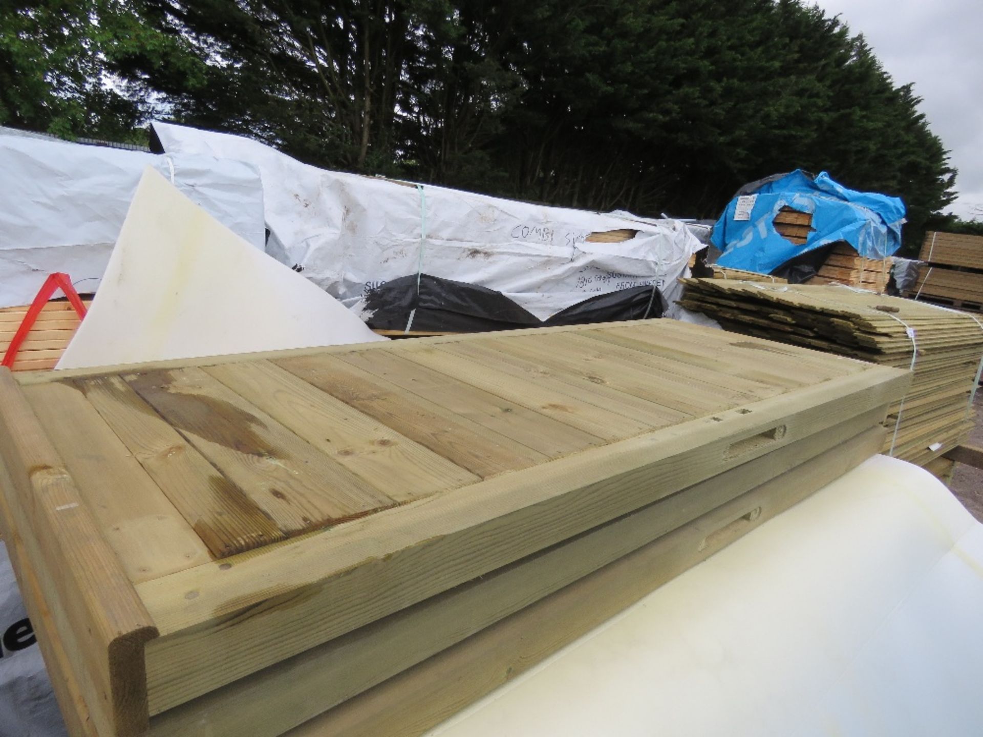 3 X QUALITY TIMBER PEDESTRIAN GATES 800MM X 1.97M APPROX. - Image 3 of 5