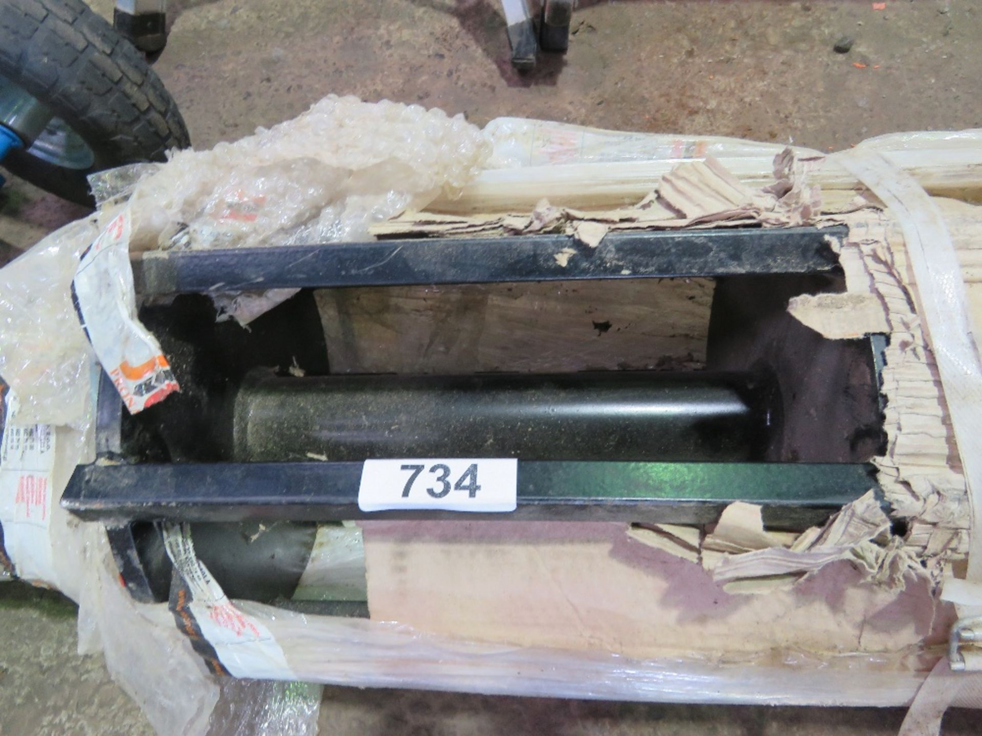 CONVEYOR DRIVE ROLLER UNIT, 1M WIDE APPROX. THIS LOT IS SOLD UNDER THE AUCTIONEERS MARGIN SCHEME, - Image 2 of 4