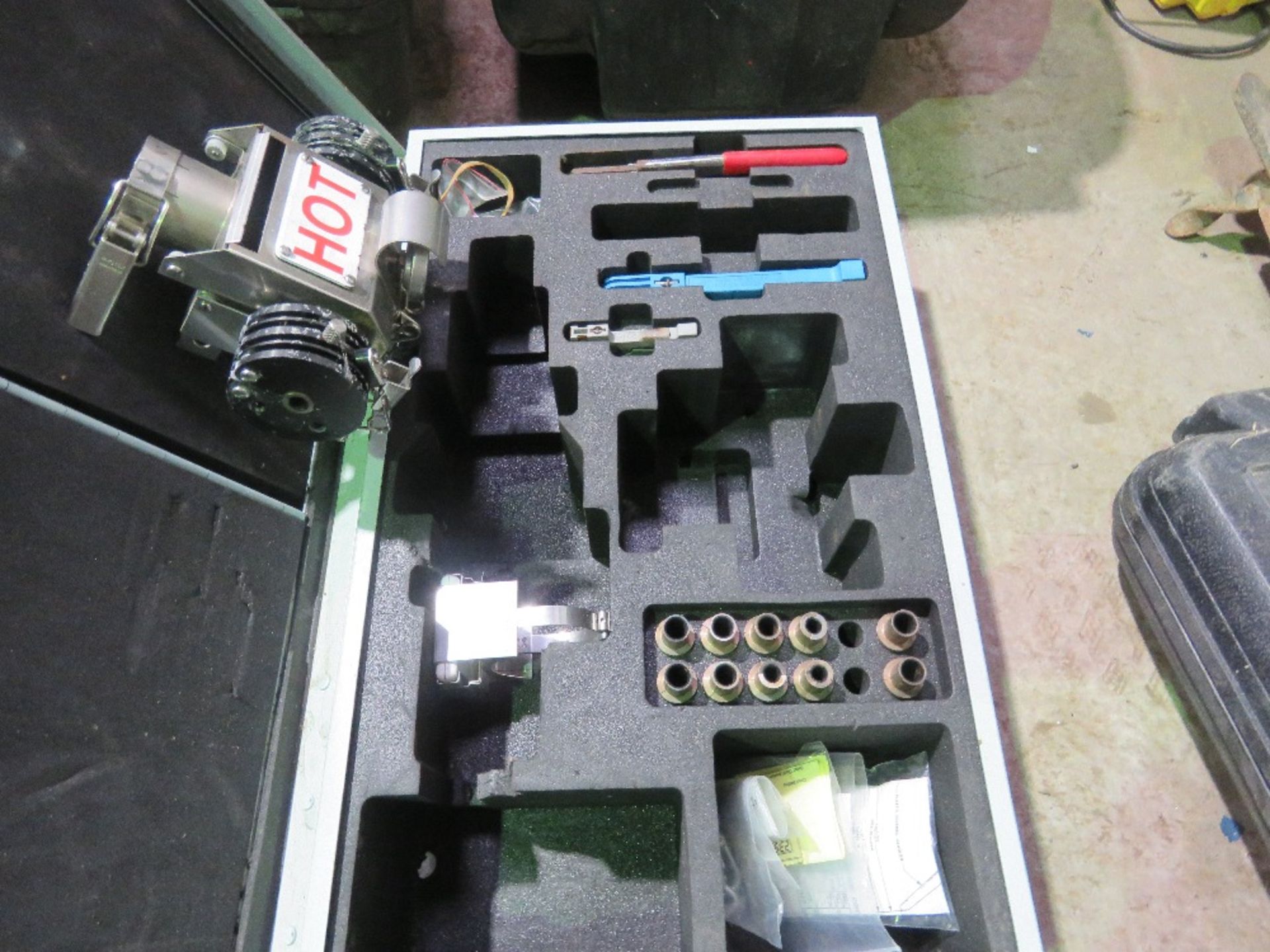 RAYCHEM INSTALLATION KIT IN A CASE. - Image 3 of 4