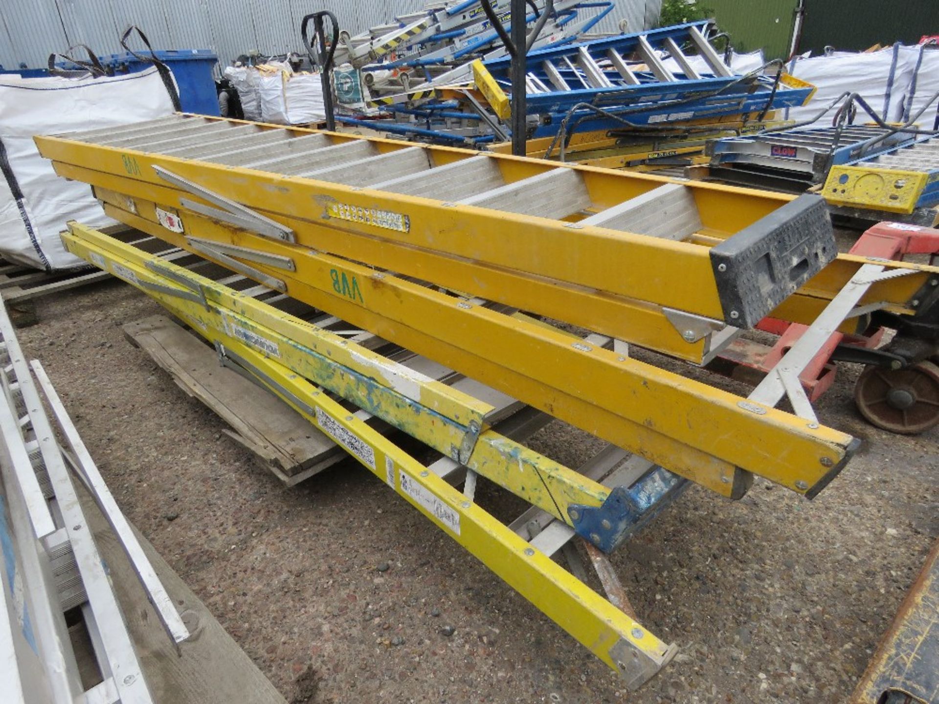 4NO GRP STEP LADDERS. THIS LOT IS SOLD UNDER THE AUCTIONEERS MARGIN SCHEME, THEREFORE NO VAT WILL B - Image 4 of 4