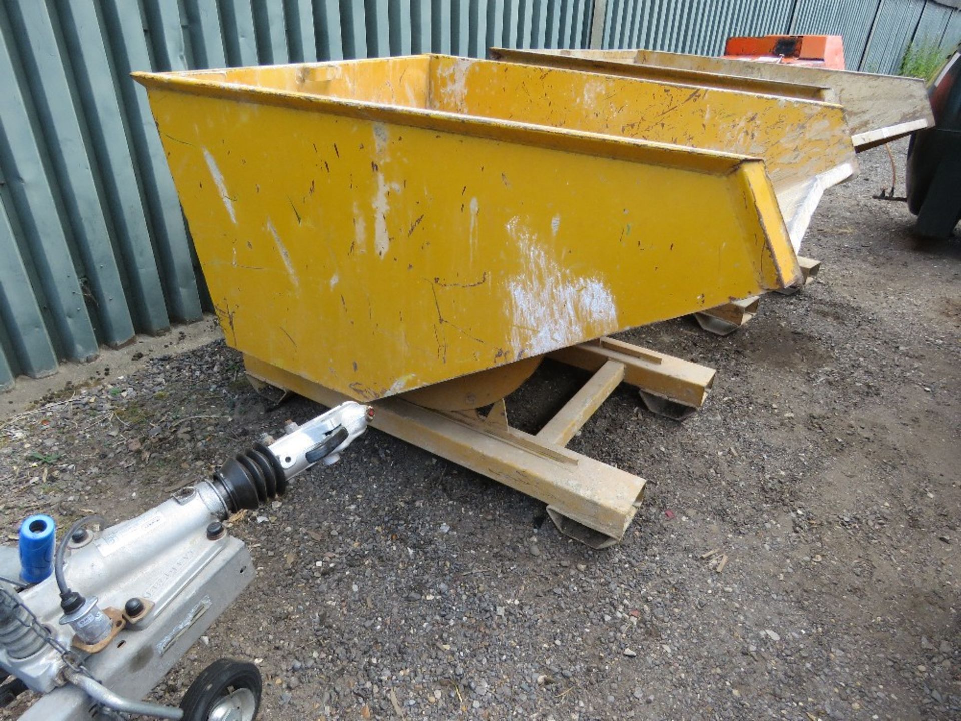 FORKLIFT MOUNTED TIPPING SKIP. THIS LOT IS SOLD UNDER THE AUCTIONEERS MARGIN SCHEME, THEREFORE NO