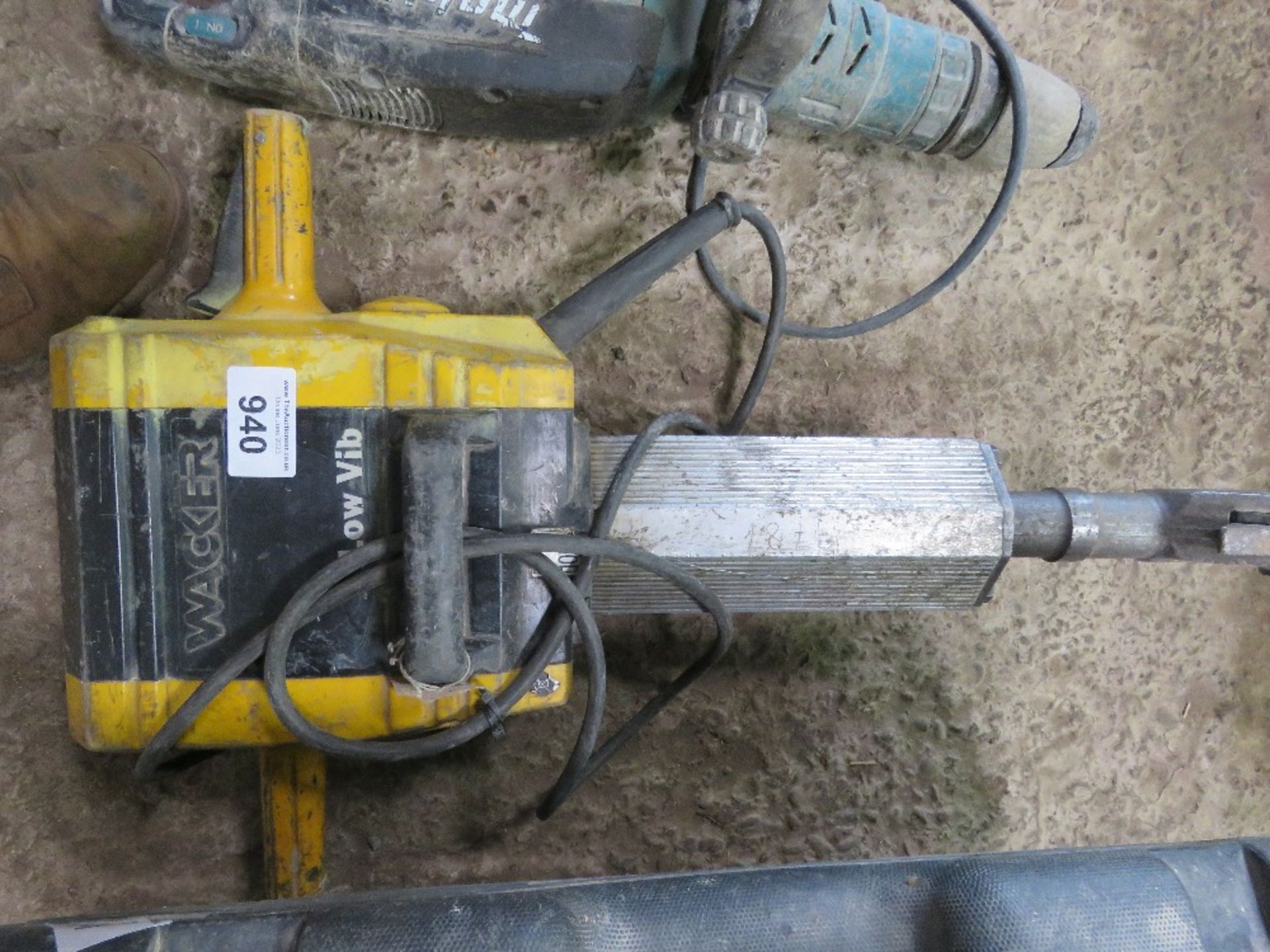 WACKER 110VOLT UPRIGHT BREAKER DRILL. THIS LOT IS SOLD UNDER THE AUCTIONEERS MARGIN SCHEME, THERE - Image 2 of 2