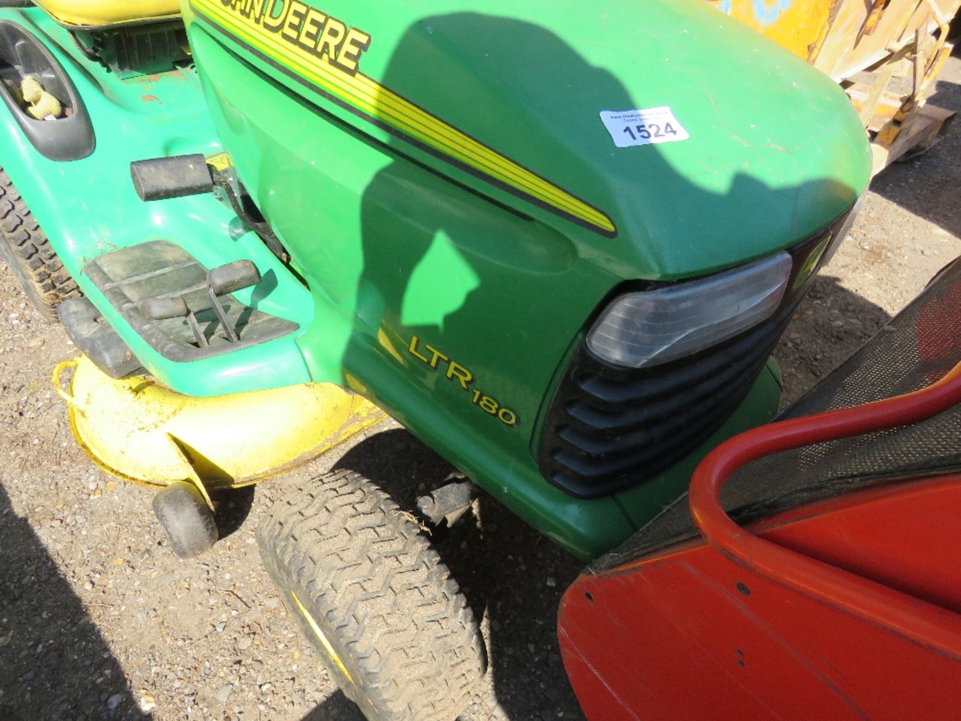 JOHN DEERE LTR180 PETROL ENGINED RIDE ON MOWER WITH COLLECTOR. WHEN TESTED WAS SEEN TO START, DRIVE, - Image 7 of 10