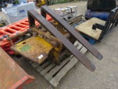 SET OF EXCAVATOR MOUNTED PALLET FORKS, ADJUSTABLE, SUITABLE FOR 13TONNE PLUS EXCAVATOR.