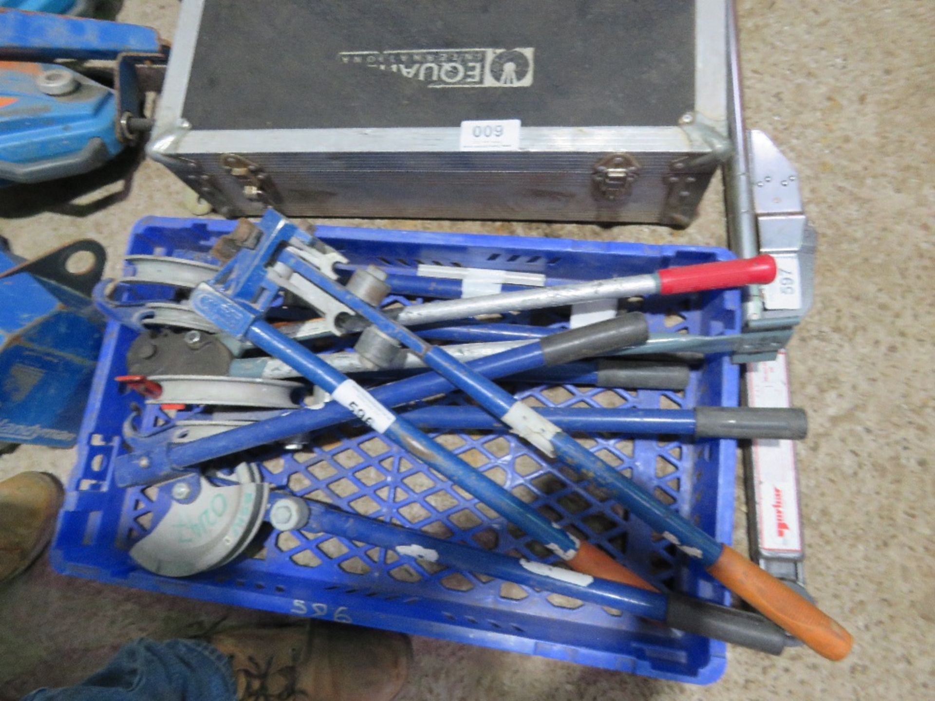 4 X HAND HELD PIPE BENDERS PLUS A CABLE GUILLOTENE UNIT. - Image 3 of 3