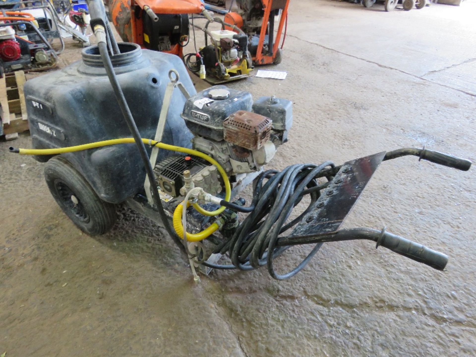 PETROL ENGINED WASHER BARROW WITH TANK, HONDA ENGINED. - Image 4 of 9