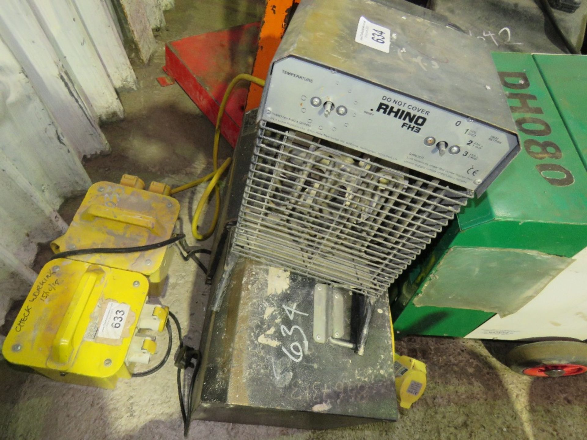 3 X CUBE FAN HEATERS, 110VOLT POWERED. THIS LOT IS SOLD UNDER THE AUCTIONEERS MARGIN SCHEME, THER - Image 2 of 2