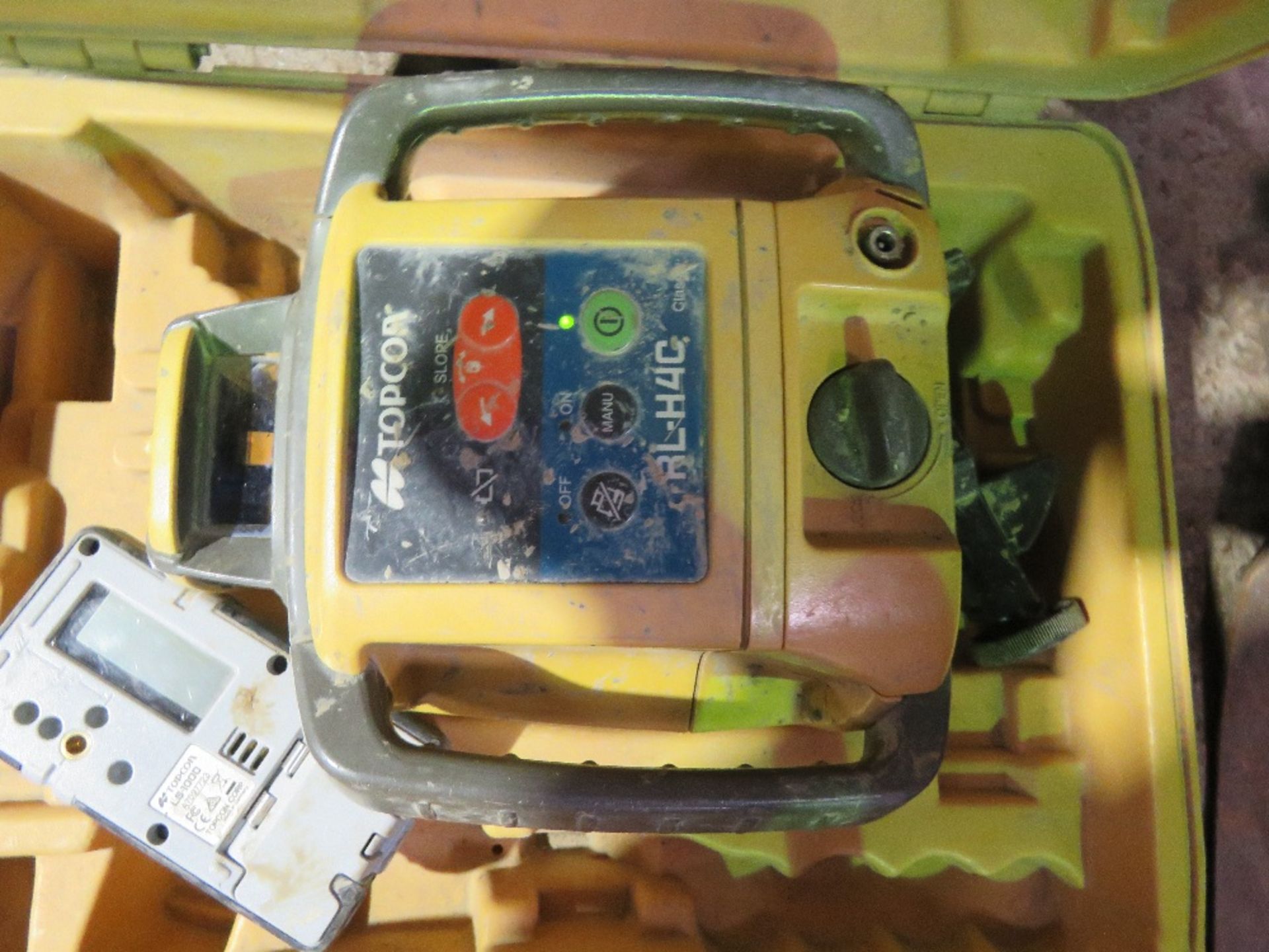 TOPCON RL-H40 PRISM LASER LEVEL SET IN A CASE. - Image 3 of 4