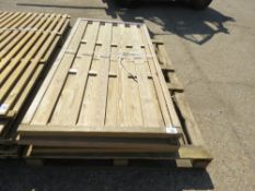 4 X WOODEN FENCE PANELS: 3FT X 6FT APPROX SIZE.