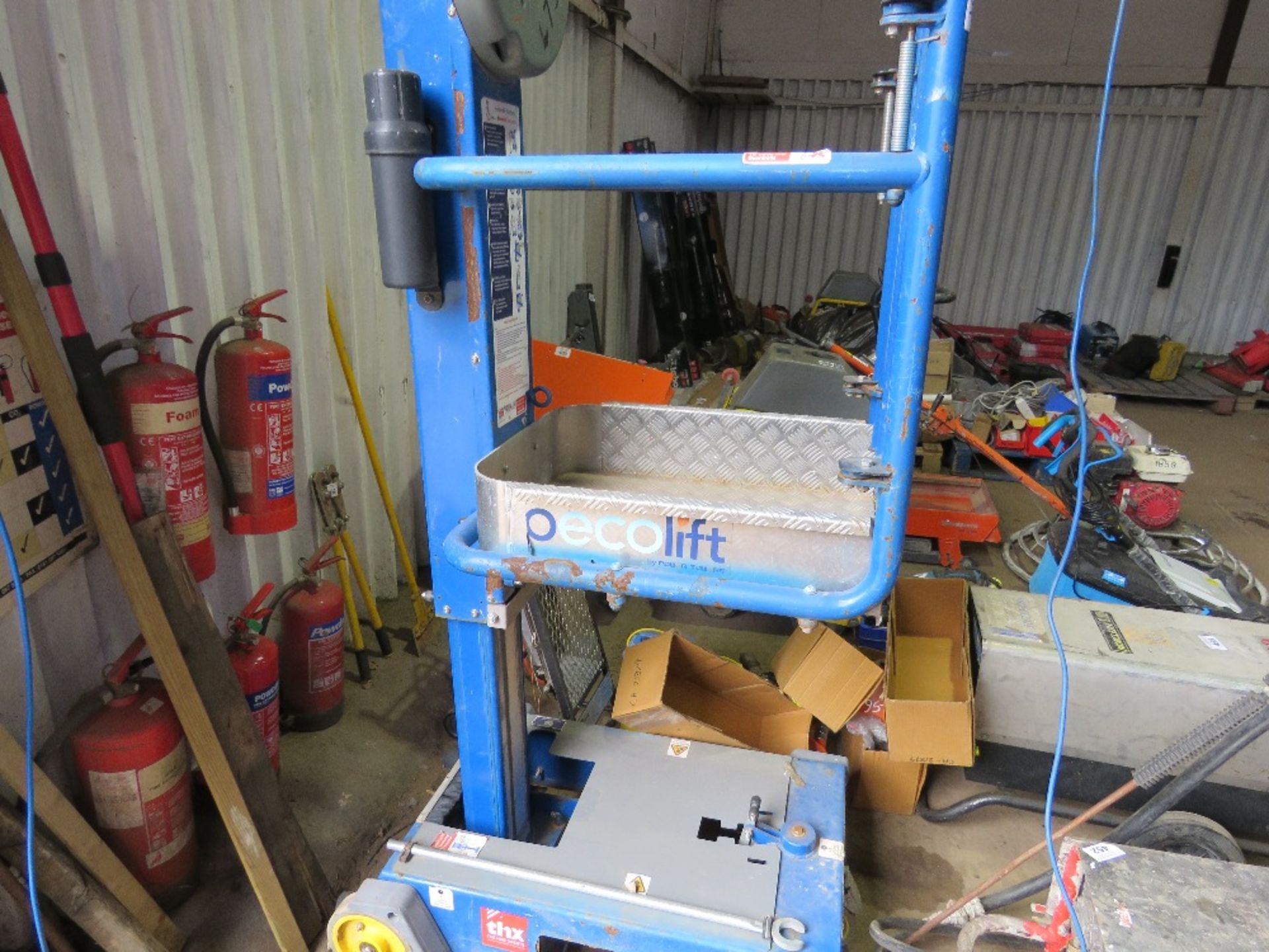 PECOLIFT MAST TYPE MANUAL OPERATED PERSONEL LIFT. YEAR 2017 BUILD. THX4792.