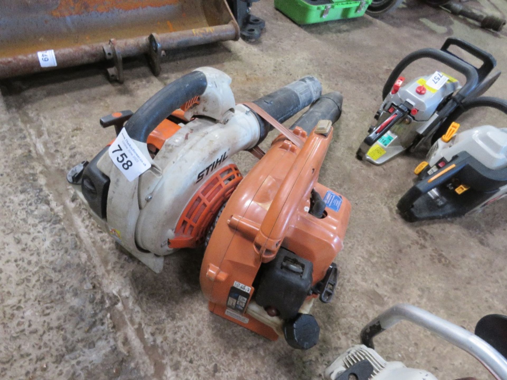 2 X HAND HELD BLOWERS: STIHL AND HITACHI. THIS LOT IS SOLD UNDER THE AUCTIONEERS MARGIN SCHEME, T - Image 3 of 3