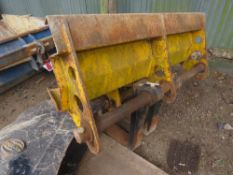SET OF EXCAVATOR MOUNTED PALLET FORKS, BAR/ADJUSTABLE TYPE. SUITABLE FOR 65MM OR 80MM PINS. THIS