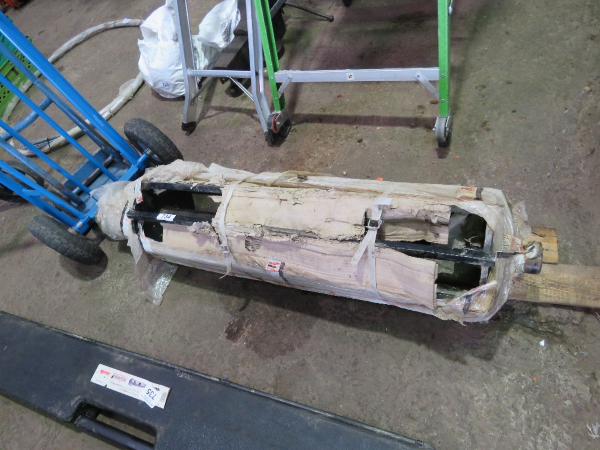 CONVEYOR DRIVE ROLLER UNIT, 1M WIDE APPROX. THIS LOT IS SOLD UNDER THE AUCTIONEERS MARGIN SCHEME,