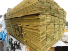 LARGE PACK OF PRESSURE TREATED FEATHER EDGE FENCE CLADDING TIMBER BOARDS: 1.65M LENGTH X 100MM WIDTH