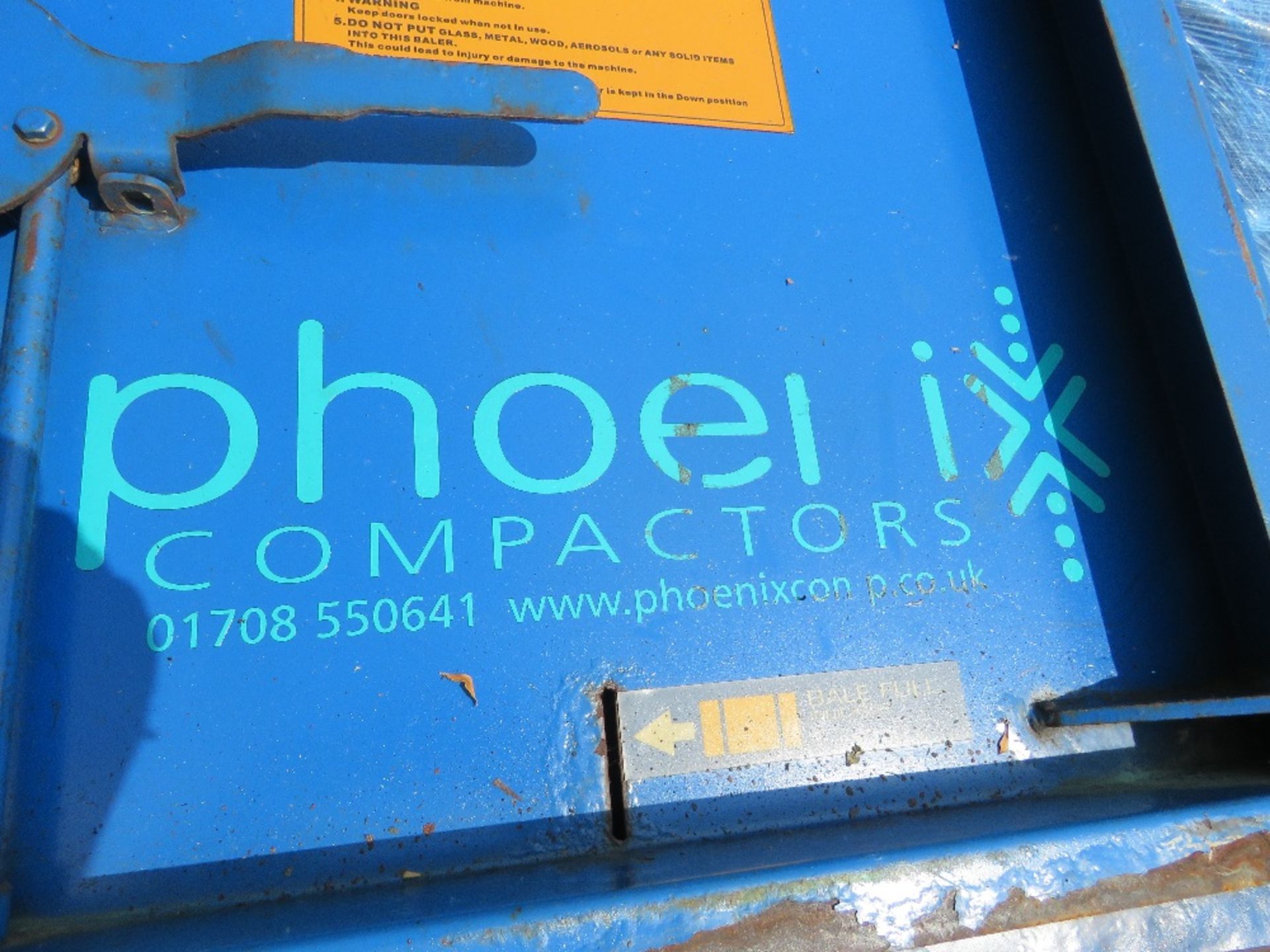 PHOEL I HYDRAULIC WASTE COMPACTOR, 240VOLT POWERED. - Image 4 of 8